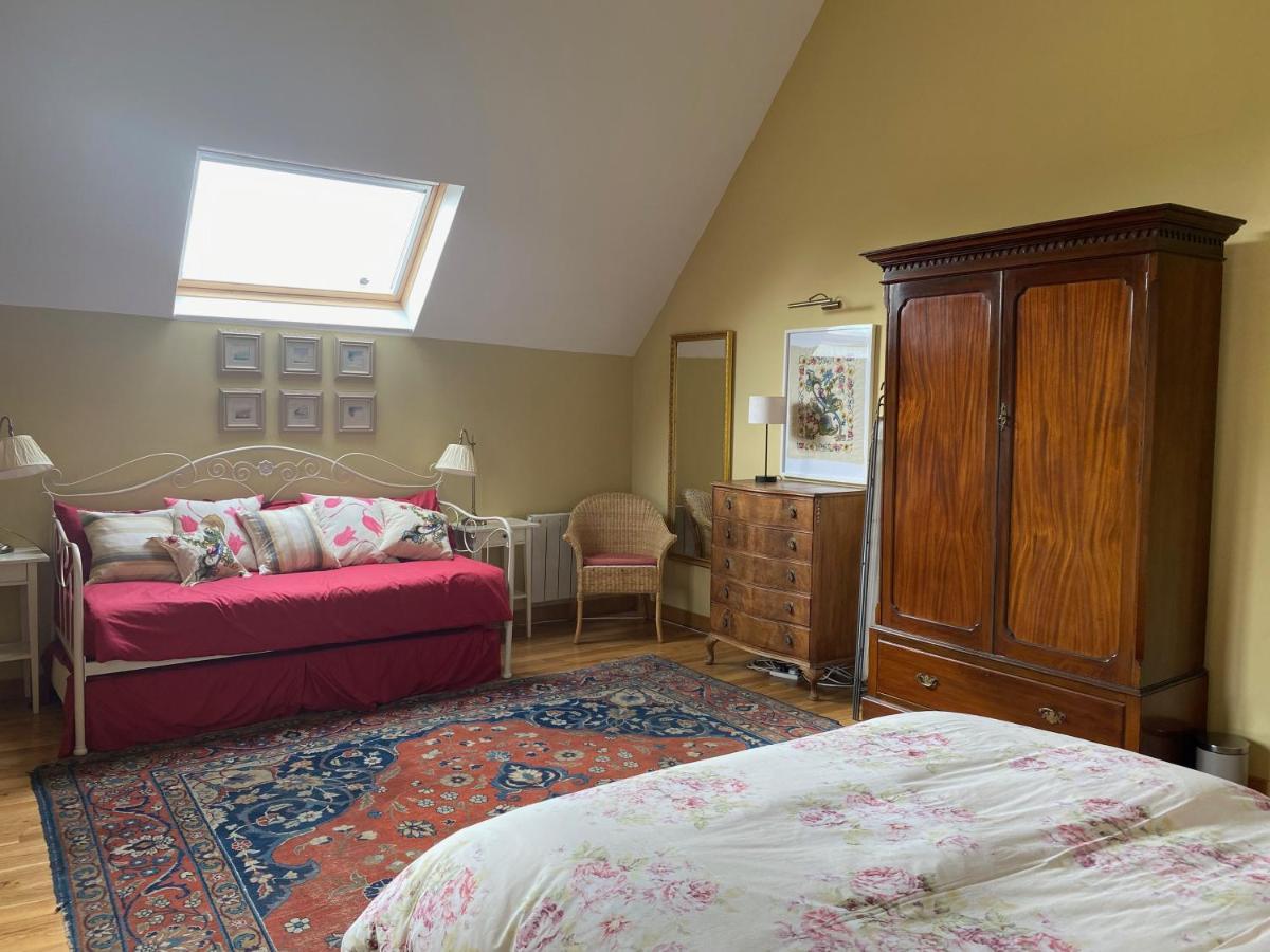 Entire Farm House Stay, La Gerouardiere Barenton Exterior foto